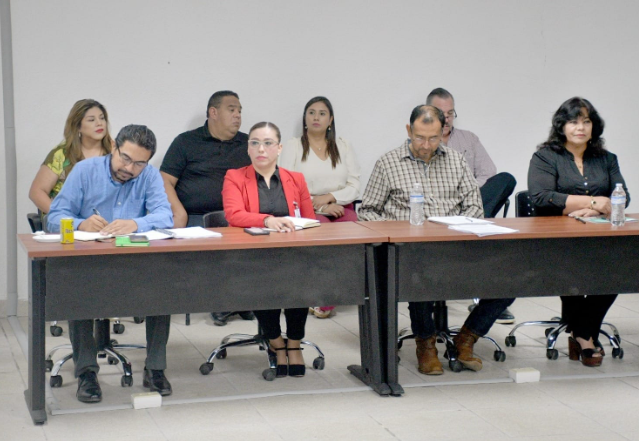 UTnortecoahuila's tweet photo. Con resultados positivos en lo académico, investigación, vinculación y formación integral, presentó el Rector Mtro. @Oscar_Lopez_E Informe Trimestral ante el Consejo en el que estuvo presente el Subsecretario @PacoOsorio, se anunciaron actividades que impulsarán la Institución. https://t.co/j2q932Od4w