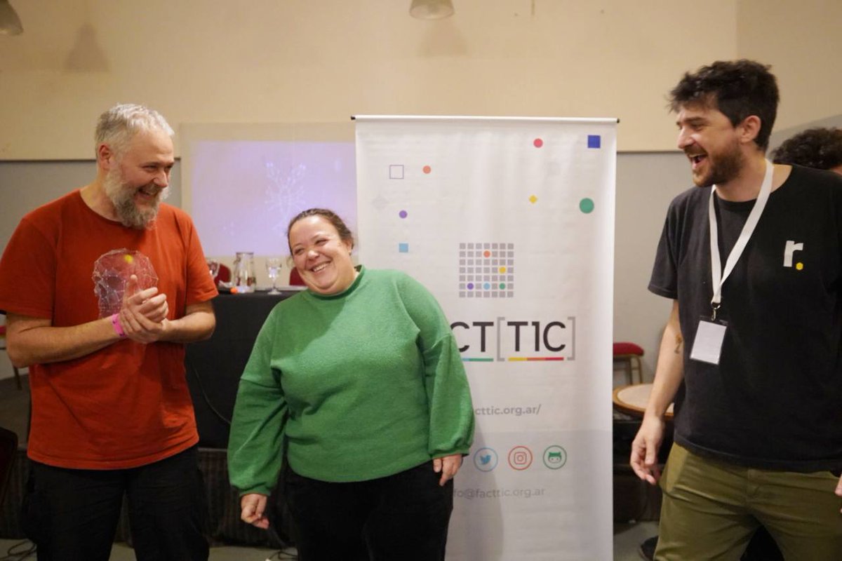 facttic's tweet photo. ¡Gracias @abuelasdifusion por acompañarnos en el #PlenarioFacttic! 💖

Hoy conocimos más sobre la nueva web de Abuelas de Plaza de Mayo junto a Adriana Metz  de Abuelas y Guille de @animuscoop, una de las coops de nuestra Federación que trabaja en este hermoso proyecto. https://t.co/YkK8TFICNx