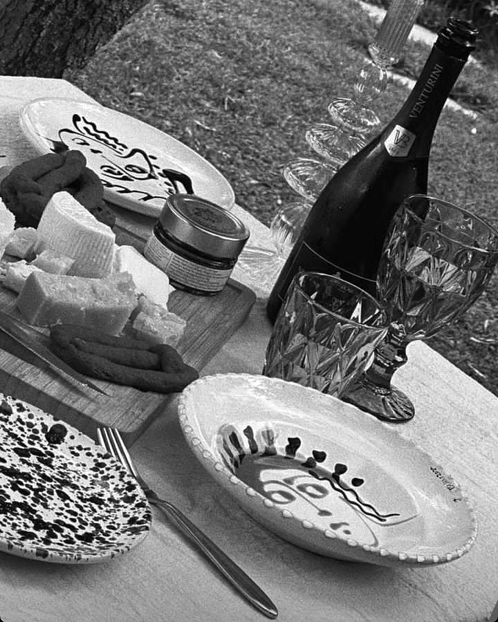 maxtheewolfe's tweet photo. 🇮🇹 ─┈ fortress · 𝓘taly╰𝟎𝑵𝒀𝑿⊹¹¹ °𝑆𝐿 #V³ 
⊹ Special time of the year. Art &amp; Taste palette. Just made tomato sauce dances w/the fresh burrata cheese, in the best company of oregano, sweet garlic cream &amp; basil. Buon appetito! ✗ 
#italysegreta #countrylife #cucinaitaliana https://t.co/Tarsy997xt