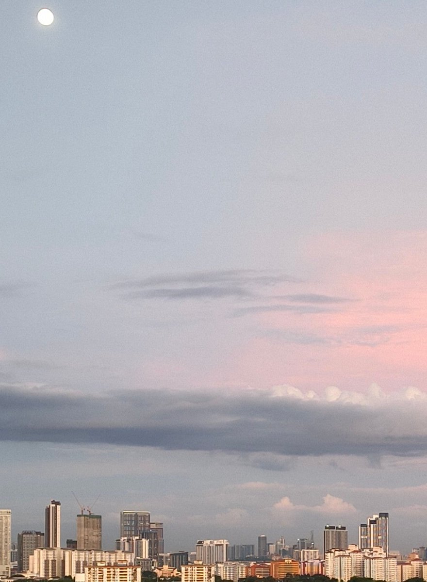 grumpywhites's tweet image. Selamat Pagi #Malaysia #supermoon (@ D'Pines Condominium in Ampang, SELANGOR) swarmapp.com/c/h5WgQ8suXJ6