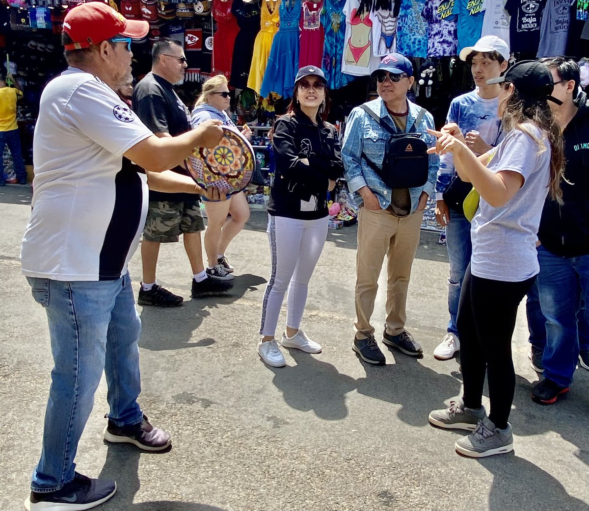 Excelente domingo en compañía de nuestro visitantes de Vietnam 🇻🇳 

Reserva tu experiencia en wineroutebaja.com 

Llego el verano 2023 🌞😎⛱️🌊🛳️