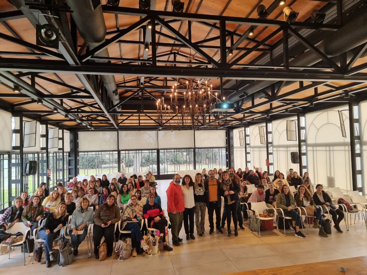 DTE_Region14's tweet photo. La @DTE_Region14  llevó adelante una capacitación a 70 bibliotecarias-os de la R14 sobre "Ciudadanía Digital y uso responsable de internet". Junto a la  Referente de #cendie R14 Graciela Romano.  @AlbertoSileoni @ClaudiaBracchi1 @salbarracin @DTE_BA @HernanCalabrese @Barbr_torti https://t.co/rvb9qL4Maq