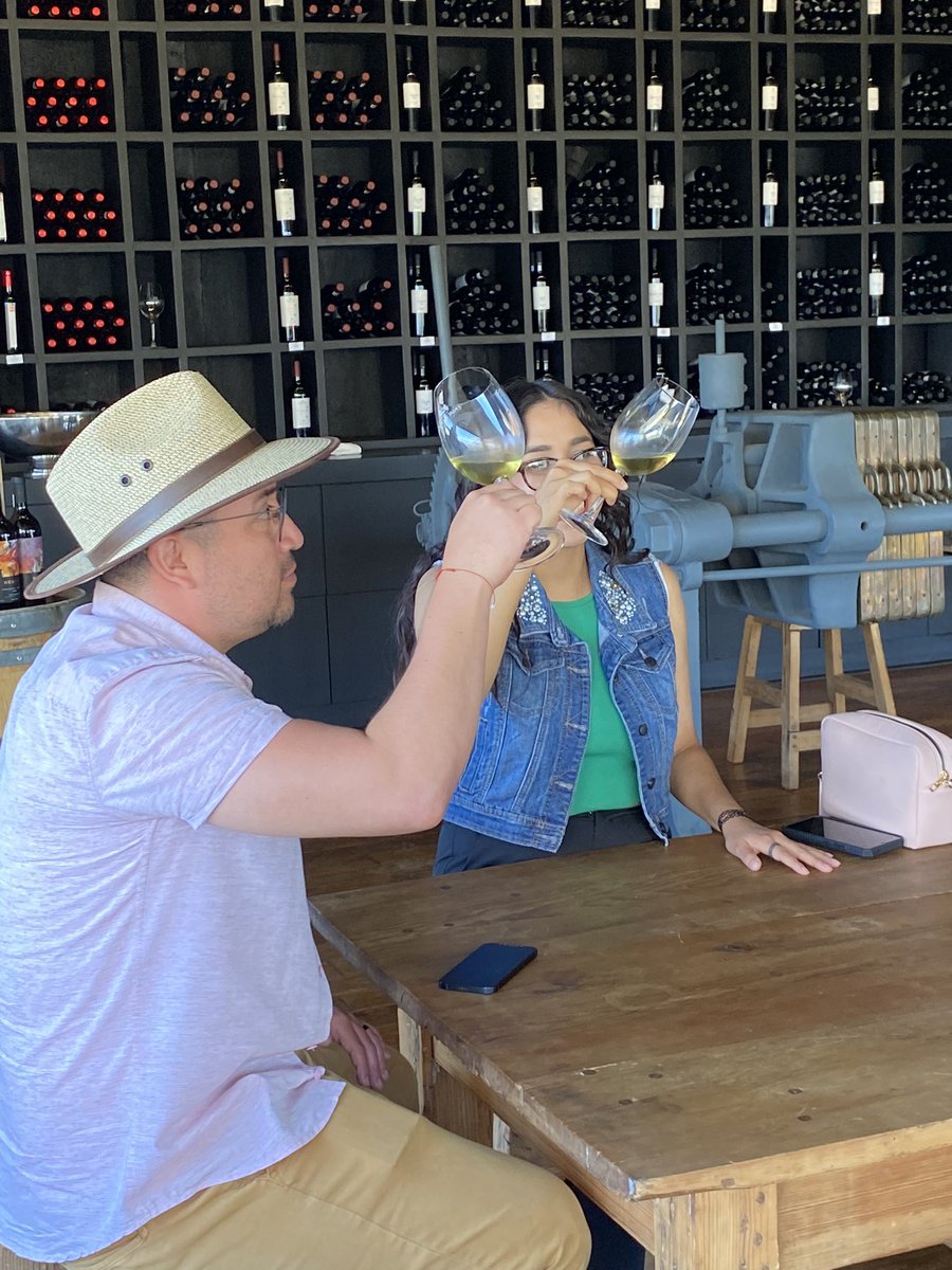 wineroute_baja's tweet photo. Degustando #vinomexicano en @SantoTomas_Mx 🍷🍇🇲🇽

https://t.co/73iETf7f1s 
#Verano2023 #BajaCalifornia #Thewineroute #ValledeGuadalupe #winelover #winetasting #winetour https://t.co/JGeecY97Tt