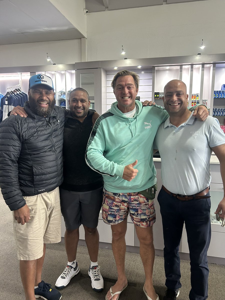 elroya's tweet photo. Was absolutely great meeting this legend. What a nice guy. All the best to you Percy Montgomery. https://t.co/5gbEMtEDBB