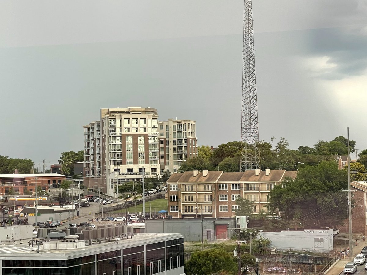 JasonLambNews's tweet photo. BREAKING: #NashvilleJuly4 announces temporary weather hold due to nearby lightning. @NC5 https://t.co/upYKK0hUjJ