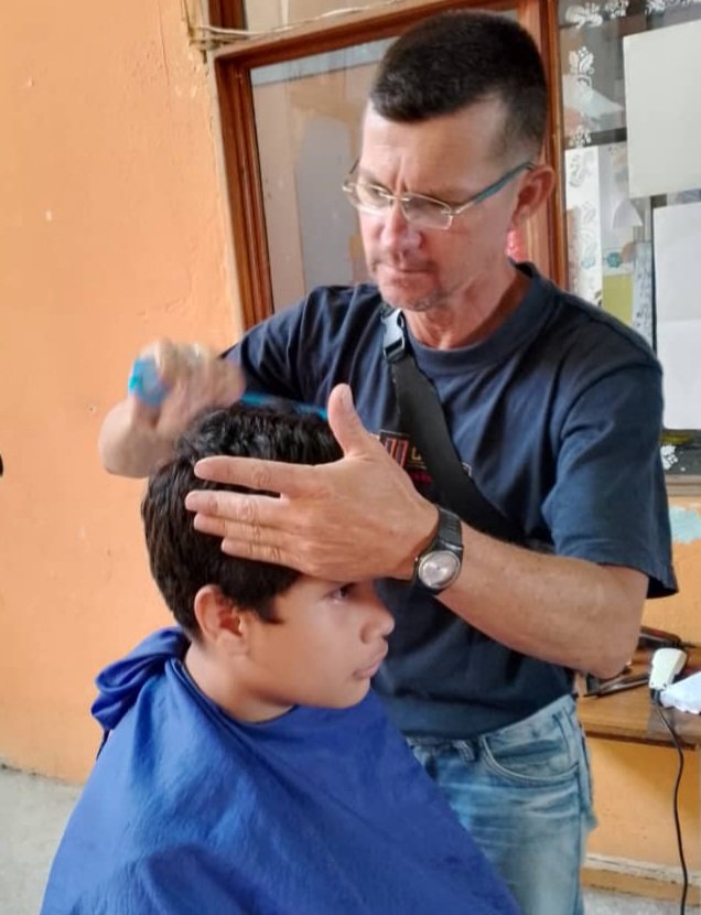 JORNADA MÉDICA Y DE PELUQUERÍA.
<a href="/NicolasMaduro/">Nicolás Maduro</a>
@MPPEDUCACION 
<a href="/_LaAvanzadora/">Yelitze Santaella</a>
<a href="/RosangelaOrozco/">Rosangela Orozco</a>
<a href="/FreddyBernal/">Freddy Bernal</a>
<a href="/CDCETachira/">CDCE Táchira</a>
<a href="/Berzabethg1/">Berzabethgandicaoficial</a>
<a href="/Crazet2011/">Crazet2011</a>
@docentenforma
<a href="/yusara90012991/">Cordoba R.P.A</a>
<a href="/info_mppe/">INFO MPPE</a>