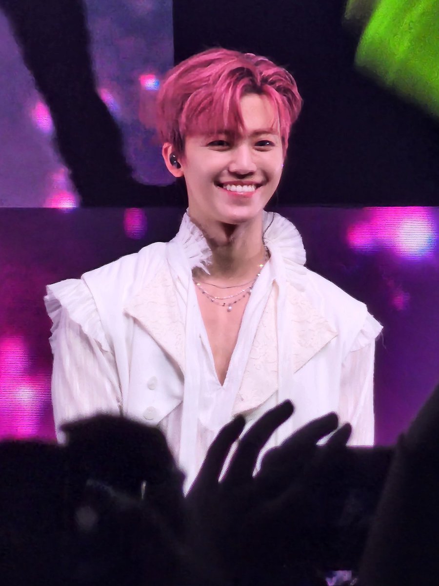 NA JAEMIN SO PRETTY 😭💗