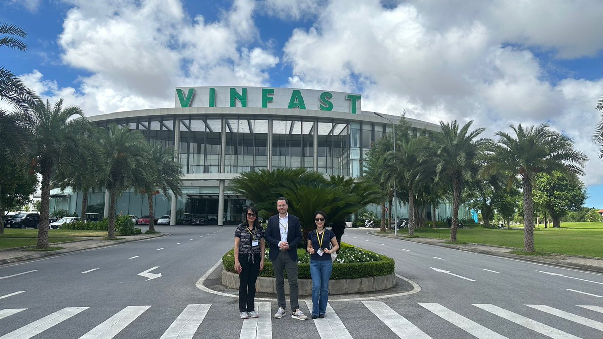 Flo_Feyerabend's tweet image. Today fact-finding trip to Haiphong Province 🇻🇳 including visit to Vietnamese EV-pioneer @VinFastofficial, Belgian-run #DeepC industrial parks (with strong 🇹🇼 🇰🇷 🇯🇵 presence and 🇩🇪 @Knauf_DE and #tesa) and Hai Phong International Container Terminal / Deep Sea Port 🚢  impressive!
