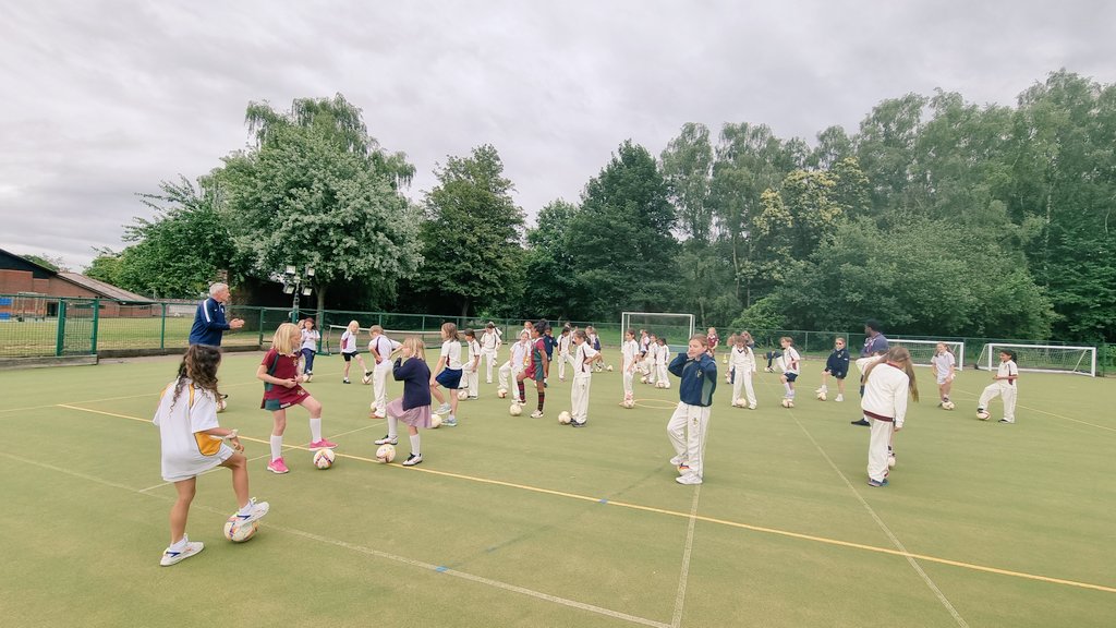 BWPSport's tweet photo. Y3 and Y4 girls enjoyed their football session with @GlobalSoccerSch in Games on Tuesday! Places in the ASA are available if they would like to play more football. β½οΈ
#girlsfootball #learning
#HaveFunWorkHardGetBetter https://t.co/eFQtzlGCcB