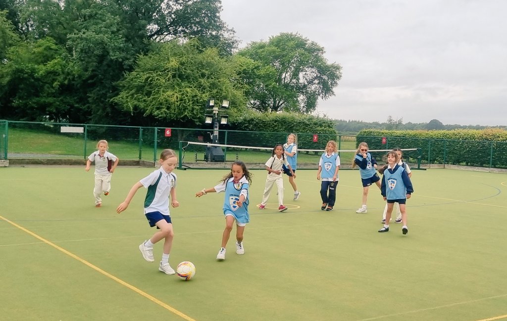 BWPSport's tweet photo. Y3 and Y4 girls enjoyed their football session with @GlobalSoccerSch in Games on Tuesday! Places in the ASA are available if they would like to play more football. β½οΈ
#girlsfootball #learning
#HaveFunWorkHardGetBetter https://t.co/eFQtzlGCcB