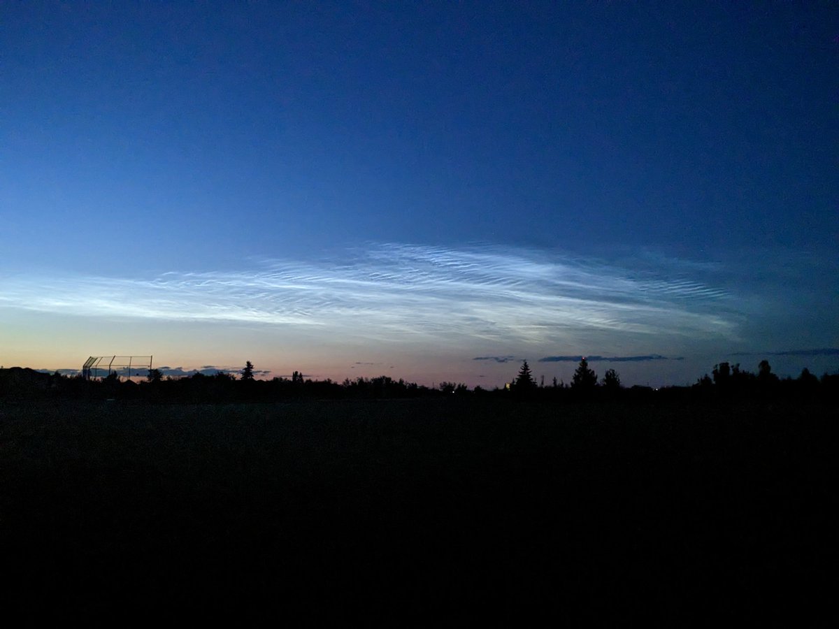 Current #noctilucentclouds status from #Saskatoon #yxe. Clearly visible to the north.