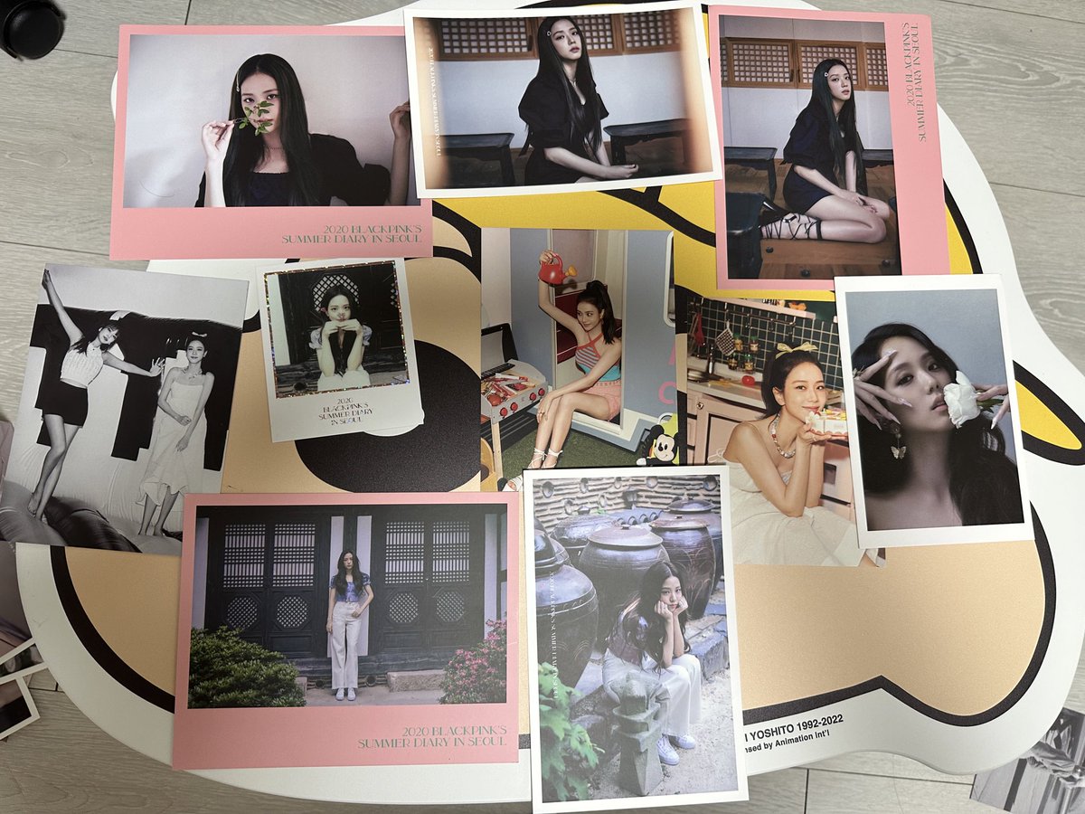 nct_markkkkk's tweet photo. 블랙핑크 엽서 양도
black pink  poster card sell⭕️
black pink pster card 

eng⭕️汉语⭕️日本语⭕️

I'm korean

🌹These are the remaining poster cards after they were sold

😊Why do they sell photo cards?
-> I need money 💵 https://t.co/iqVqcLcH1R