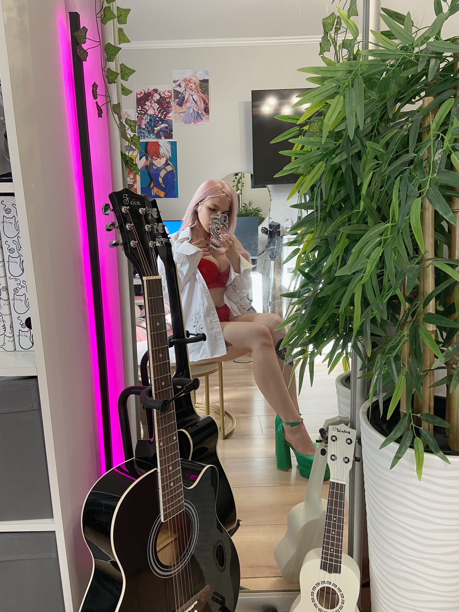 Murmion on Twitter: "Now I have Bratz doll shoes in my closet ☺️ Do you think the color green