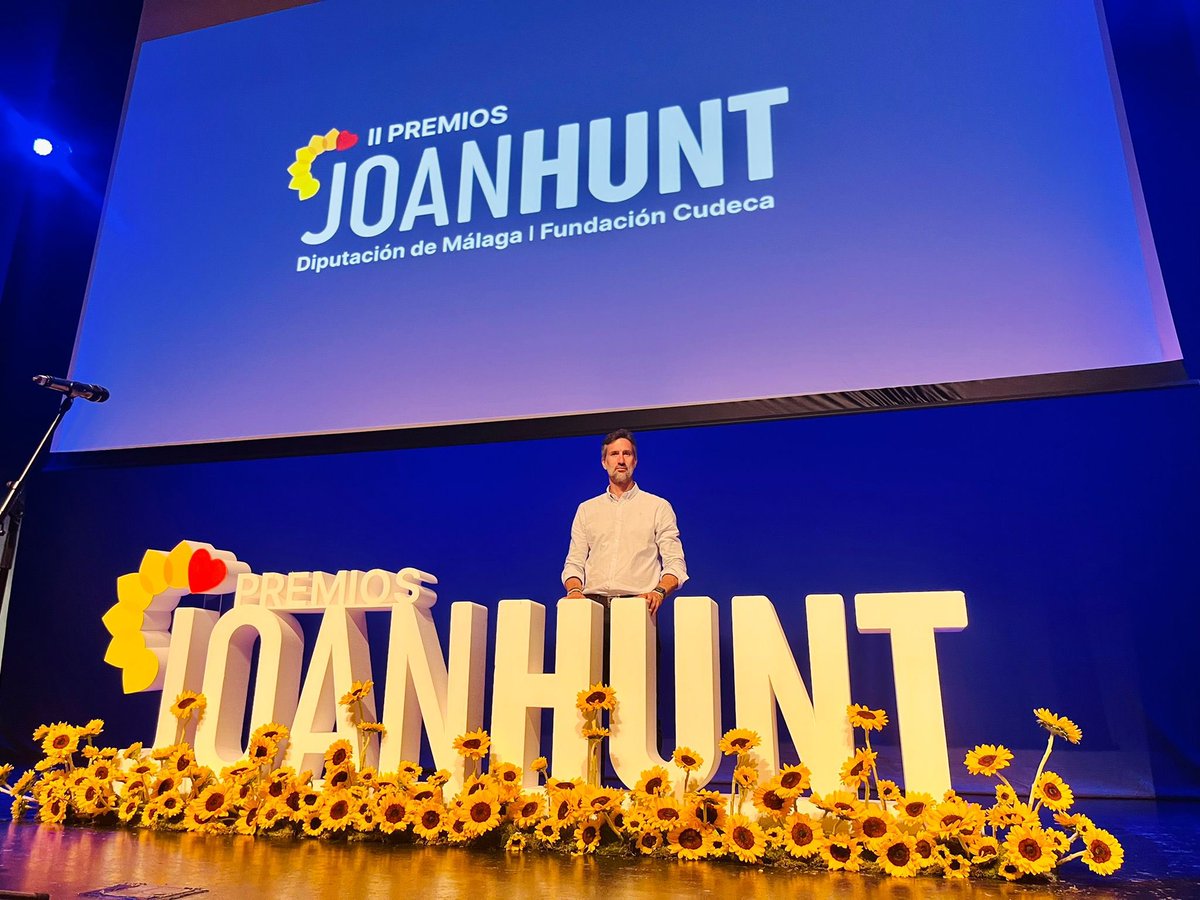 Al_Granado's tweet photo. Segunda edición de los #PremiosJoanHunt para @cudeca y @diputacionMLG 
Enhorabuena a todos por una tarde fantástica #delastillero y @georginamusica 🙌, @belen_martin_ag súper, como siempre.
@LaHuellaCom #CreatividadContagiosa https://t.co/p9dMp8wyFy