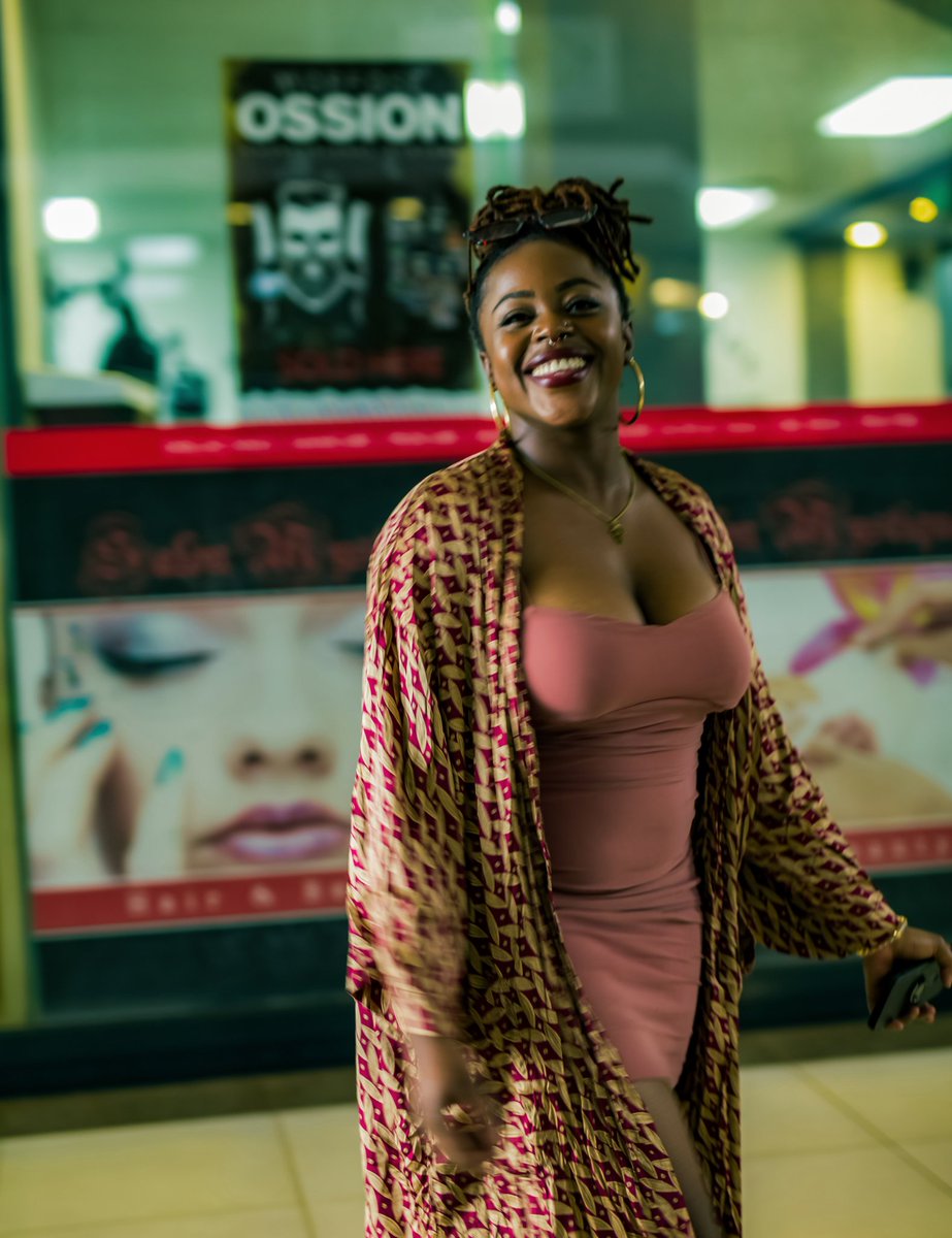 RayMillzAfrican's tweet photo. Took a few shots of @Kimofdiamonds 
#shotbyray #photography #african #malawian https://t.co/rEhU14NpvE