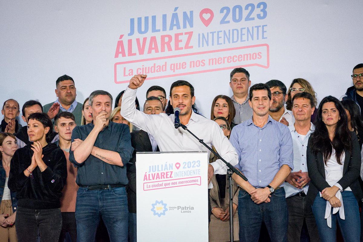 aJulianAlvarez's tweet photo. Junto a Máximo Kirchner, @wadodecorrido, @mayrasmendoza, @OmarGaldurralde, @fotermin y cientos de compañeros y compañeras presentamos nuestra lista de @UnionXLPlanus, en el Club Armonía de Monte Chingolo. https://t.co/RXbb8qMoFH