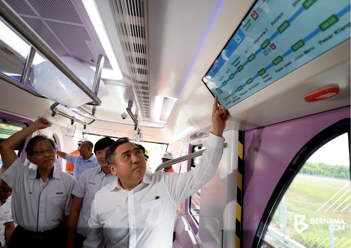 SphereMY_'s tweet photo. LRT 3 TAHUN 2025 BARU SIAP 😳

Terkini, LRT Laluan Shah Alam (LRT 3) dijangka beroperasi pada 1 Mac 2025. Laluan itu akan menghubungkan 20 stesen di antara PJ-Shah Alam-Klang.

Untuk rekod, projek itu pertama kali diumumkan pada 2013, dengan jangkaan siap sepatutnya pada 2020. https://t.co/HPHOriBW43