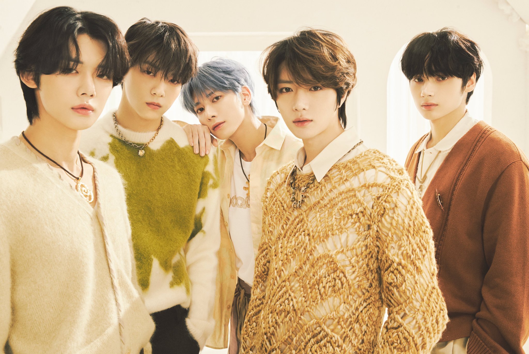 TOMORROW X TOGETHER - TXT シリアル　5枚　未使用　本州12日到着可　北海道、九州は速達で到着可 F0P8YheaEAEP1Ow.jpg:large
