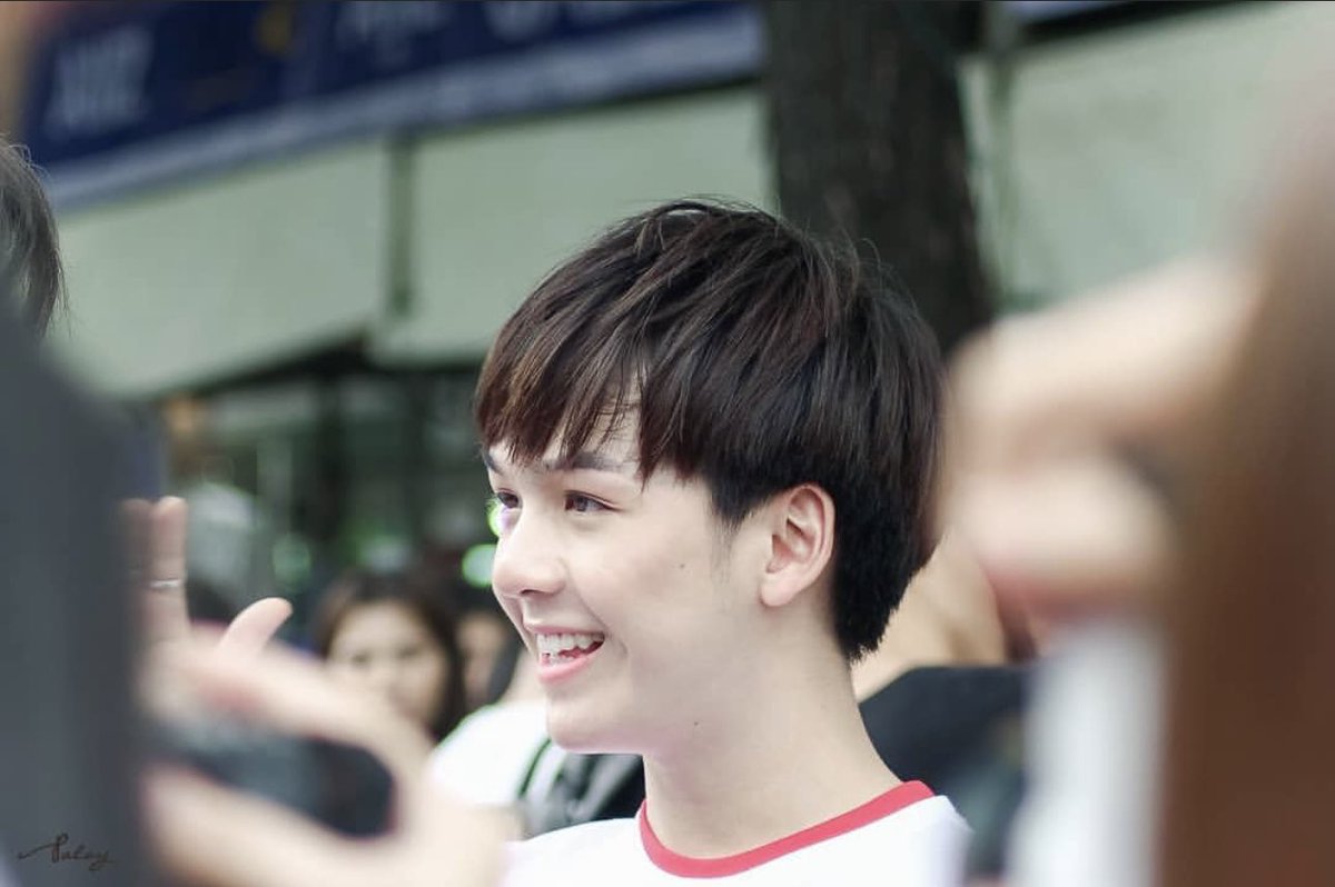 cooheartt's tweet photo. บวงสรวงด้ายแดง ผ่านมาแล้ว 4 ปีหรอเนี้ย ไวเหมือนโกหก โตขึ้นเยอะเลยนะเนี้ยยยยยเรา 😼 คิดถึงจัง 4 years ago time flies baby #UWMAseries https://t.co/kz78Occmza