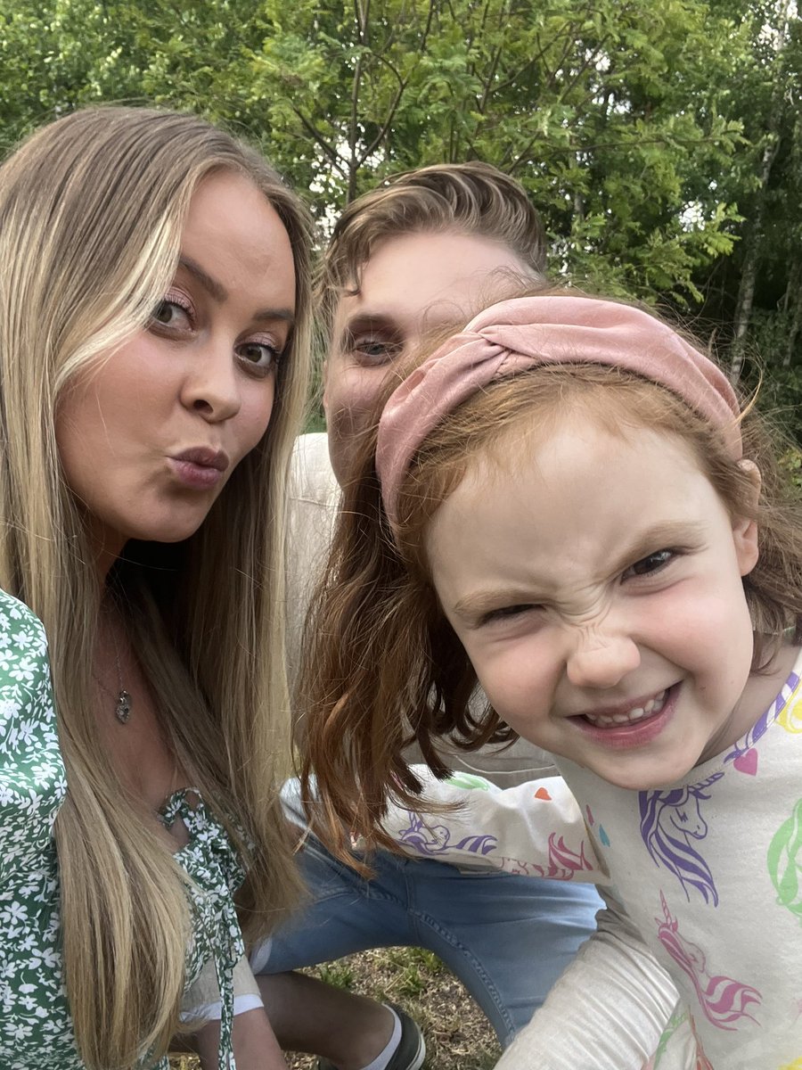 L69's tweet photo. I dag är det namnsdag, RITVA ❤️
Finaste tjejerna delar den med mormor/gammelmormor 🌸
#namnsdag #Ritva https://t.co/klZWC1zZxT