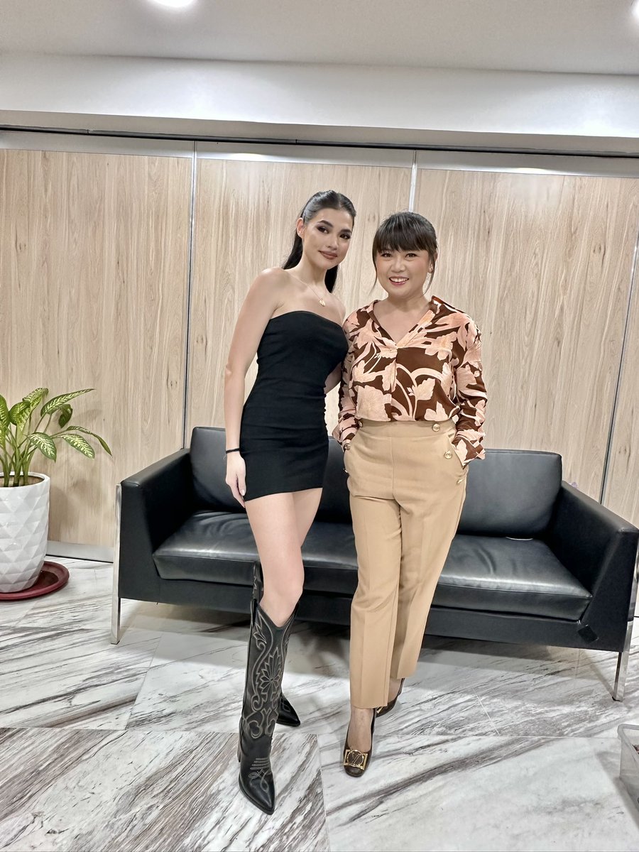 aprilmartin01_'s tweet photo. Thank you so much for gracing our event last night. You made it more special, Rhian Ramos, ganda and galing! 🤍 

#FreenBeckyAromagicare #FreenBeckyAtTheBigDome #Aromagicare @whianwamos @AromagicareWide https://t.co/MbuqMFIWdl