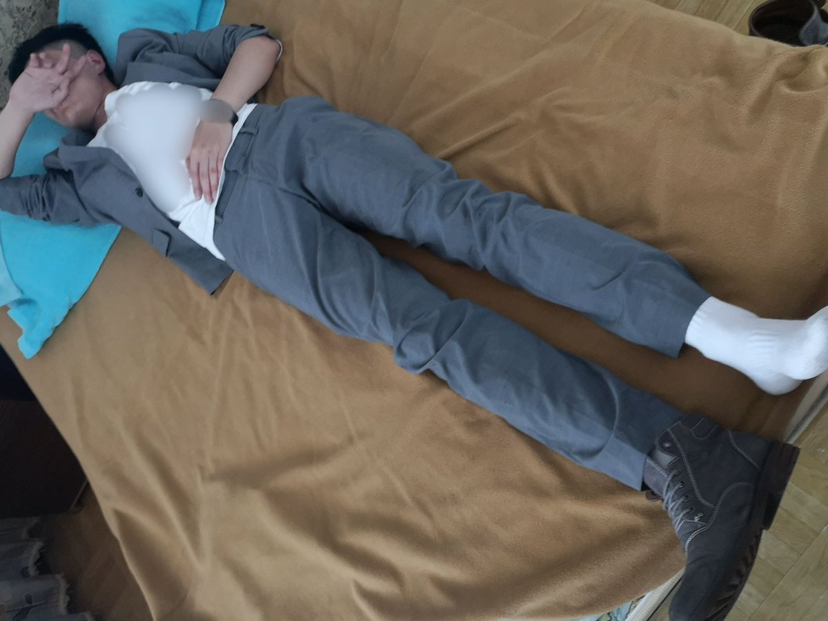 ELmiwan0505's tweet photo. 天津北京有自愿被mi的，可联系，干净佛系不乱玩，性癖：🧦🦶轻虐，本人不丑可交换照片，可不10。直男为佳，愿者上钩，想体���tk亦可，给你绝佳体验。 https://t.co/ng79frZizO