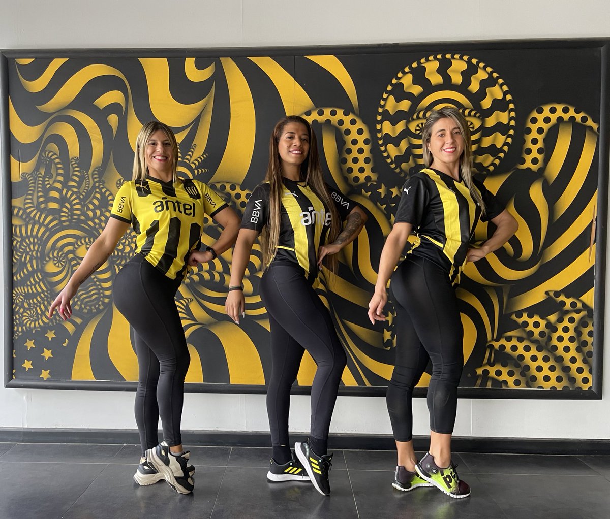 iviis_fit's tweet photo. Presentación del TEAM #fitcap #peñarol
Este sábado estuvimos entrenando y haciendo algunas fotos y videos con el team . Las nuevas competidoras de fisicoculturismo que representarán a PEÑAROL en 2023
@SerranaLalemana @carolaferreir https://t.co/eGGkOdgeEx