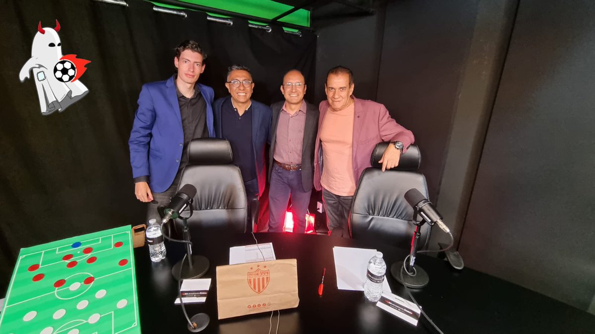 jdiosbm's tweet photo. Muchas gracias a @ADNoticiasMex por el Jersey del @ClubNecaxa un obsequio único en año del centenario. 
@fantasmasuarez @cartagol9 @AlanCdn_ 

Mucho Éxito en el #ConversatorioDiablo https://t.co/bNkSVKdunN