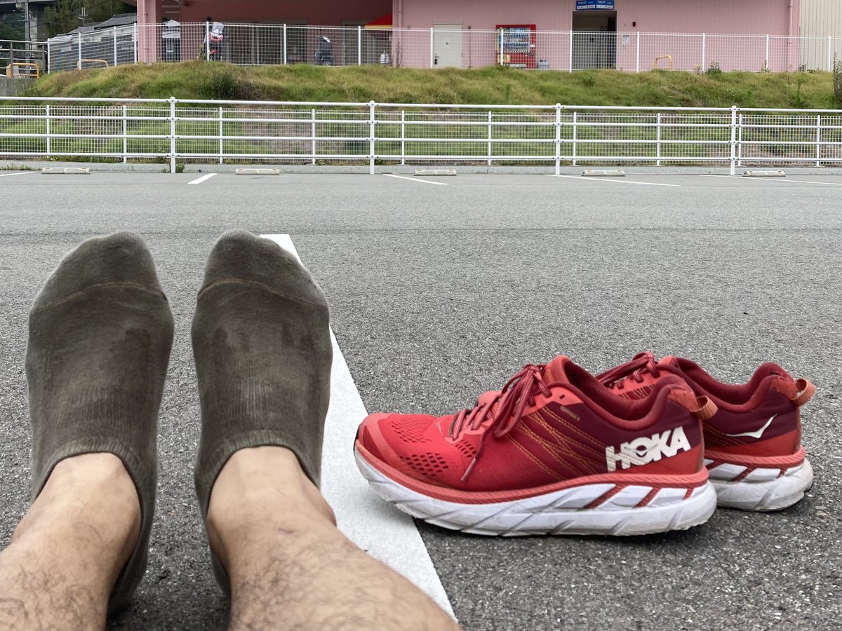 tripstar0522's tweet photo. 今日は休みですが、午後から雨みたいなので…朝のうちに有馬街道ルートで5km #朝ラン をしました。
やはり、日が照ってないといくらか涼しく感じますね😅

コース
神鉄六甲駅→大池駅入口→真星病院→花山駅入口→有馬街道旧道→谷上駅入口→ラ・ムー谷上店

👟→ #HOKA   #CLIFTON6
🧦→ #無印良品 https://t.co/8W9n1KQ1oz