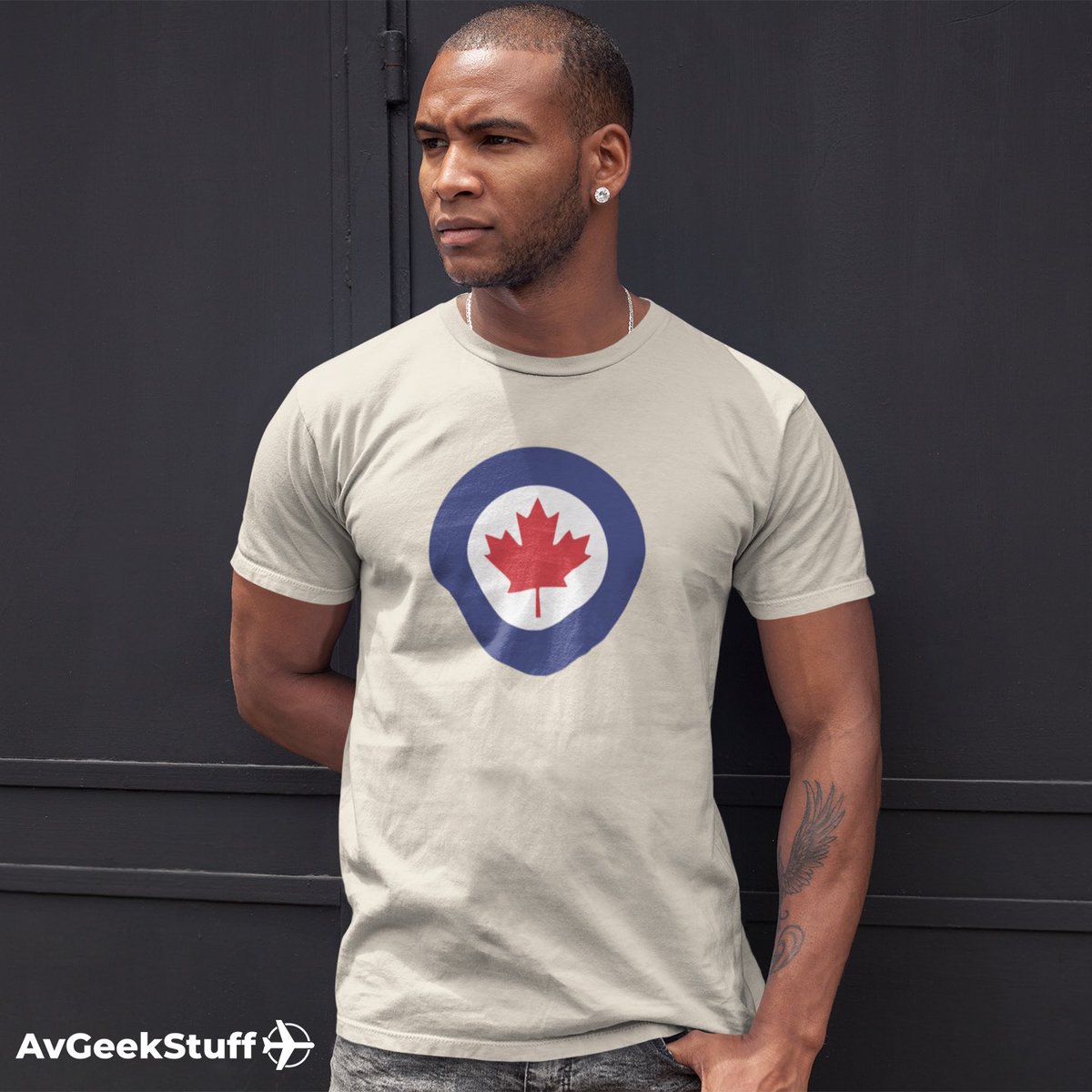 AvGeekStuff's tweet photo. The only red, white and blue shirt I have for today. #rcaf #RoyalCanadianAirForce https://t.co/Cwjb3otwHd
