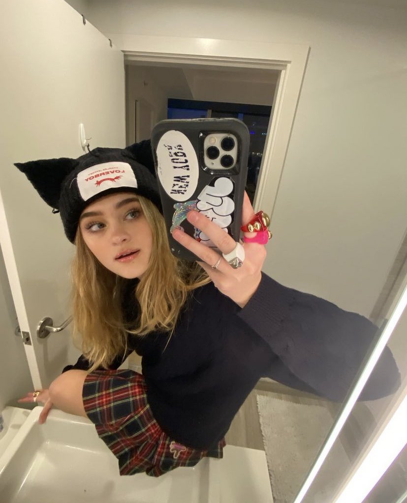 – jaden lahey
- jadenlahey.carrd.co