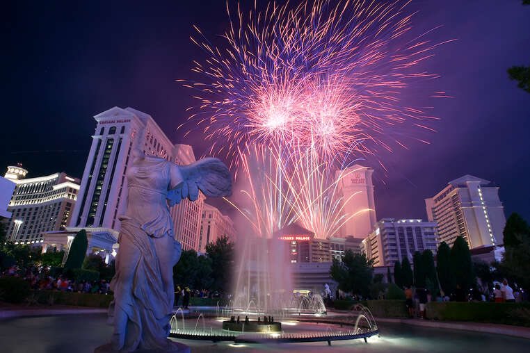 VegasIssues's tweet photo. Where to watch fireworks tonight:

Red Rock Resort, Green Valley Ranch, The Plaza, Caesars Palace, M Resort, and Heritage Park.

All displays will go off at 9pm. https://t.co/GVG1i7lzZ3