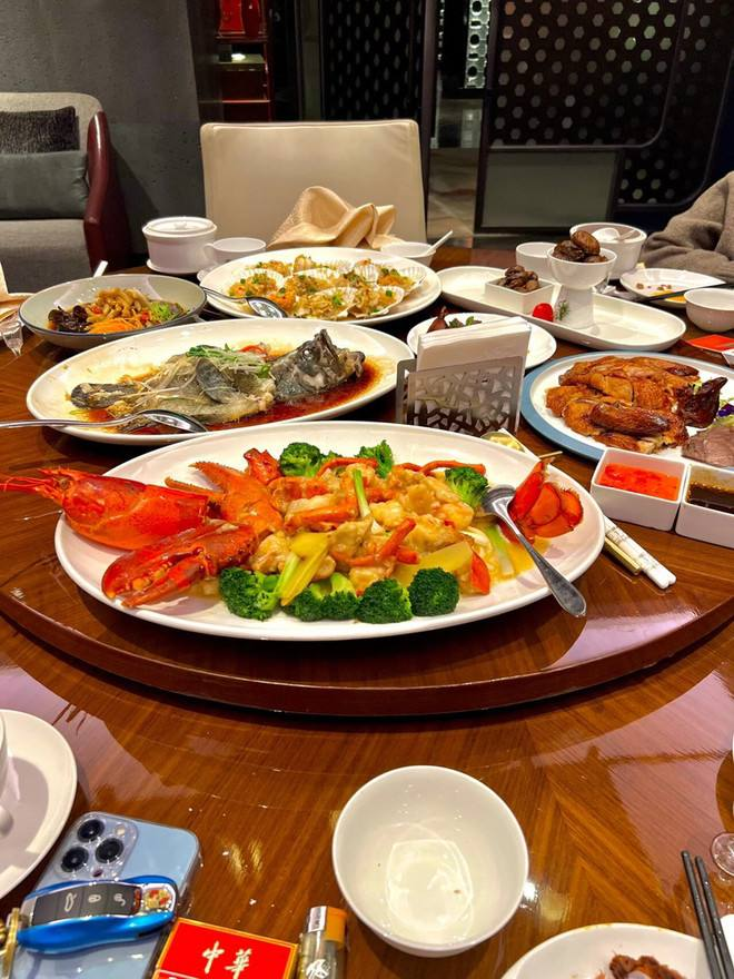 Mayabaqaq's tweet photo. good time with friends https://t.co/CFrRK0HsVJ