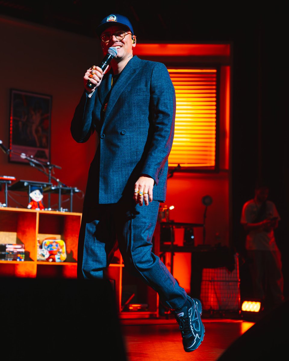 Captured my first show in California!  Unforgettable night at the <a href="/youtubetheater/">YouTube Theater</a> with the extraordinary <a href="/Logic301/">Rap Ron Howard</a> on stage!

📸 for <a href="/NoisescapeMag/">Noisescape Magazine ✧</a> 

#logic #collegparktour #rattpack #youtubetheater #bobbyboy #concertphotography #concert #livemusic #musicphotography