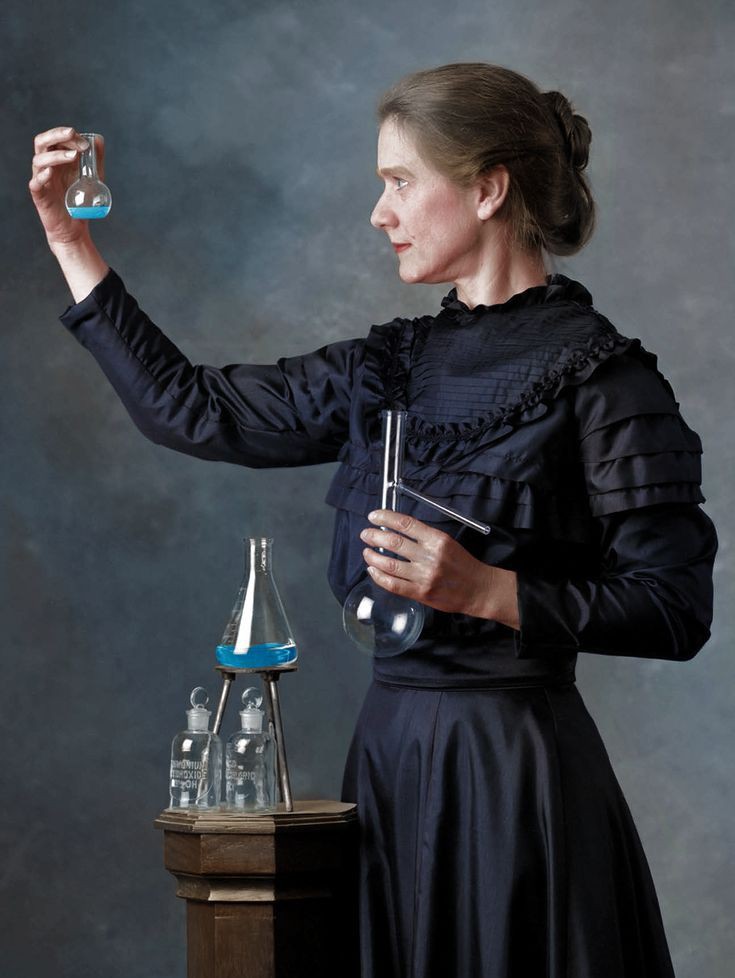contextdigi's tweet photo. Un día como hoy hace 89 años fallecía la gran científica Marie Curie. Su legado y sus aportaciones a la ciencia seguirán presentes a lo largo de la historia 👩🏻‍🔬✨
(1867-1934) https://t.co/oYnuX9bXcw
