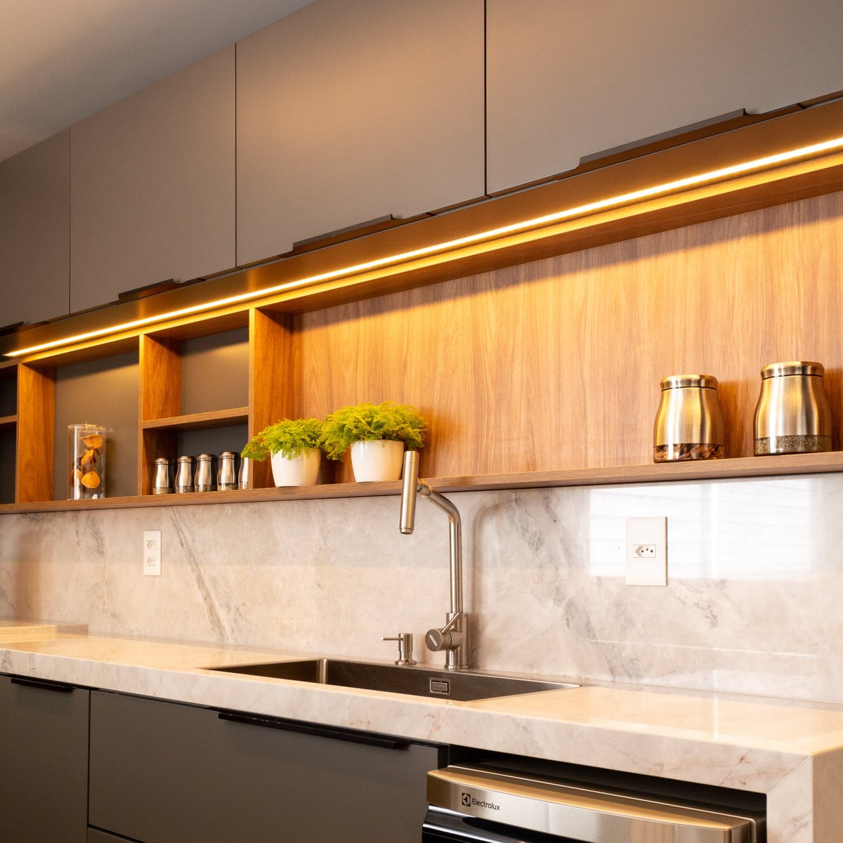 GIDEALED's tweet photo. Excellent choice for cabinet lights -
🎁GIDEALED CCT COB LED Strip Light Kit🎁
Supports warm white light 2700K - neutral light 4000K - cool white light 6500K, you can switch the lighting atmosphere you want✨

AMZ Link URL: https://t.co/HWo2CQaGmd

#COBledstriplight #cctcobstrip https://t.co/ADXqVOQzfv