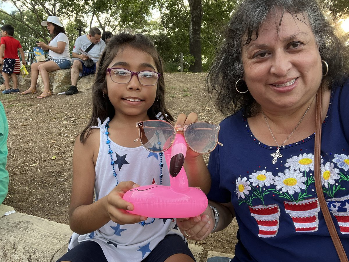 LozanoEct's tweet photo. Happy 4th of July!!!
@lchristian1125 
@michellebunn07 
#flamingobingokuentz https://t.co/CMbPl3FH2S