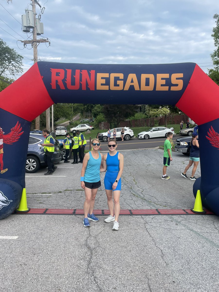 Found it! The bonus item for <a href="/therunchat/">#RunChat 🏃</a> #therunchathunt  is the word “run,” which was on the  finisher inflatable at today’s 5K race. #runchathuntbonus @blueridgemarathon #therunchat