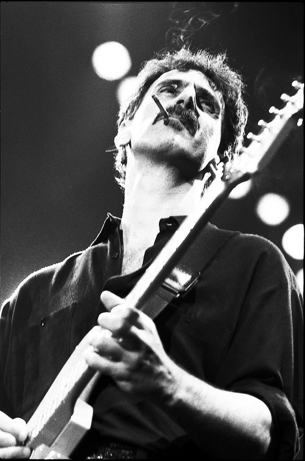 crockpics's tweet photo. Frank Zappa in Brighton, 1988. Photo by Steve Double. https://t.co/J2p04Wp0i0