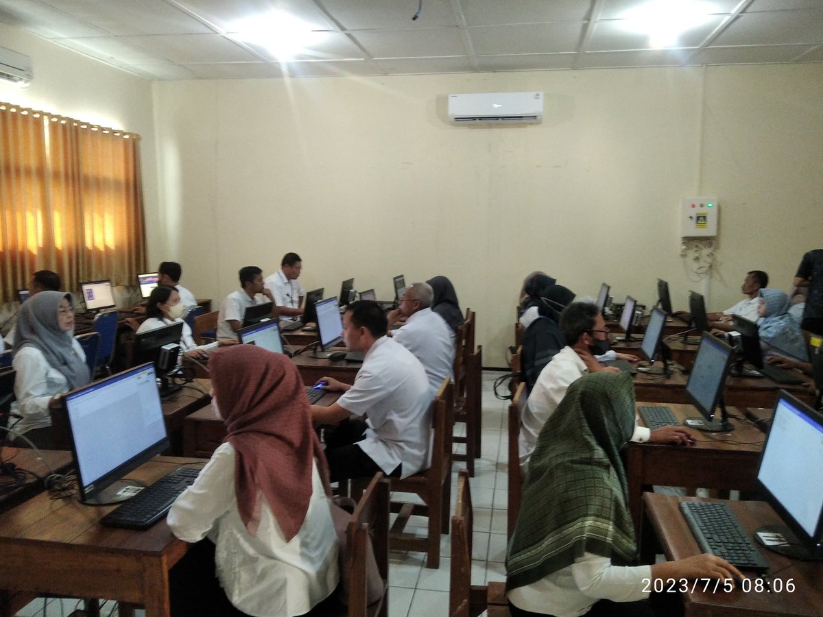 BkdBlora's tweet photo. 220 PNS Kabupaten Blora mengikuti tes potensi dan kompetensi berkerjasama dgn Upenkom Prov. Jateng. Semangat untuk ASN Blora yg lebih profesional https://t.co/ZtcyydGkUk
