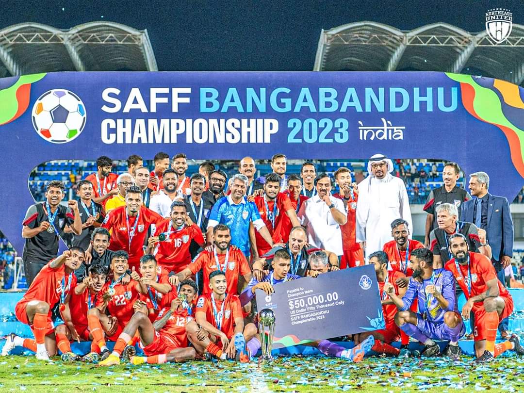 🏆 𝙲𝙷𝙰𝙼𝙿𝙸𝙾𝙽𝚂 🏆
The #BlueTigers lift their 9️⃣th SAFF Cup 😍🔥
Congratulations Team India 👏 

#IndianFootball #BackTheBlue #NEUFC #StrongerAsOne #8States1United