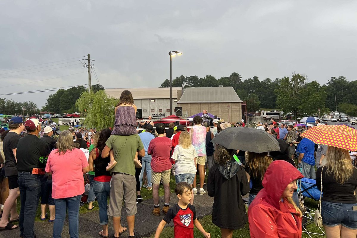 NewLevelPro1's tweet photo. Thank you to the City of Jacksonville for having us at JaxFest last night! 

Although the ring turned into somewhat of a slip-and-slide for the wrestlers, the weather didn’t dampen the roster’s spirit nor the community’s enthusiasm! https://t.co/3Qiay1qldP