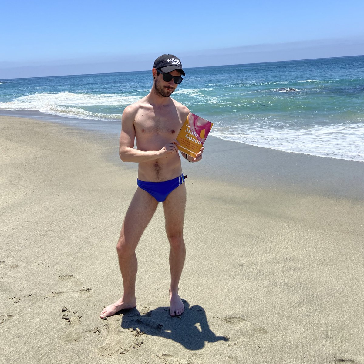 bmanuel's tweet photo. Can now confirm my book makes for a great beach read. 👀💪🏼 https://t.co/L4FlFPznDq
