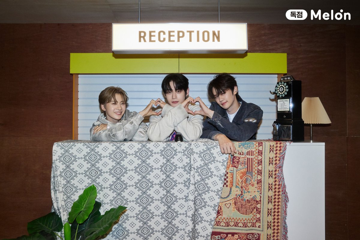 melon's tweet image. #ZEROBASEONE 데뷔 D-5⭐️ 큰거 온다!
멜론 독점🍈 앨범 자켓 촬영 비하인드 포토 공개
(유닛 사진 미리보기👀)

멜론 매거진에서 데뷔 응원 메시지 남기고
사인 폴라로이드 받자🌹

📷 더 많은 사진은 멜론에서!
👉kko.to/AroNy5hyar

#멜론 #제로베이스원 #ZB1 #YOUTHINTHESHADE
@ZB1_official