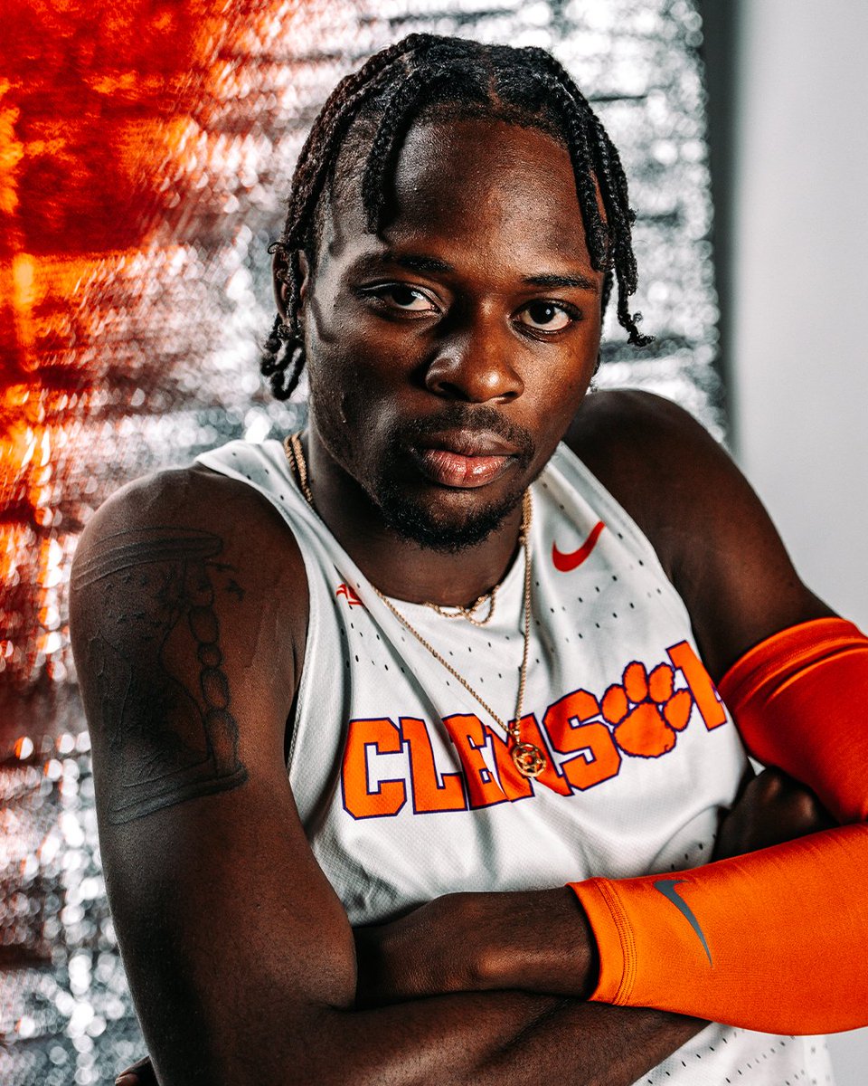 Survive and advance 💪

Tarees Rhoden finished fourth in his heat of the Men's 800 meters tonight at the Central American and Caribbean Games after running 1:48.10!

Tarees will represent Jamaica in the final tomorrow evening 👏🧡