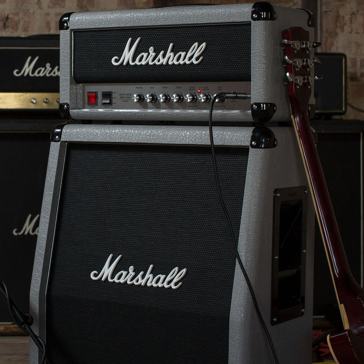 Marshall_Japan's tweet photo. #マーシャルヒストリー
――1959 Super Lead、JCM800 2203、そしてSilver Jubilee――
現代に合わせてスマートになった、マーシャルを象徴する三種の神器。
STUDIO SERIES・ヒストリー
https://t.co/qY9UApYRrN
#マーシャル #SV20H #SC20H #2525H #SV20C #SC20C #2525C https://t.co/HkJIpQwJYA