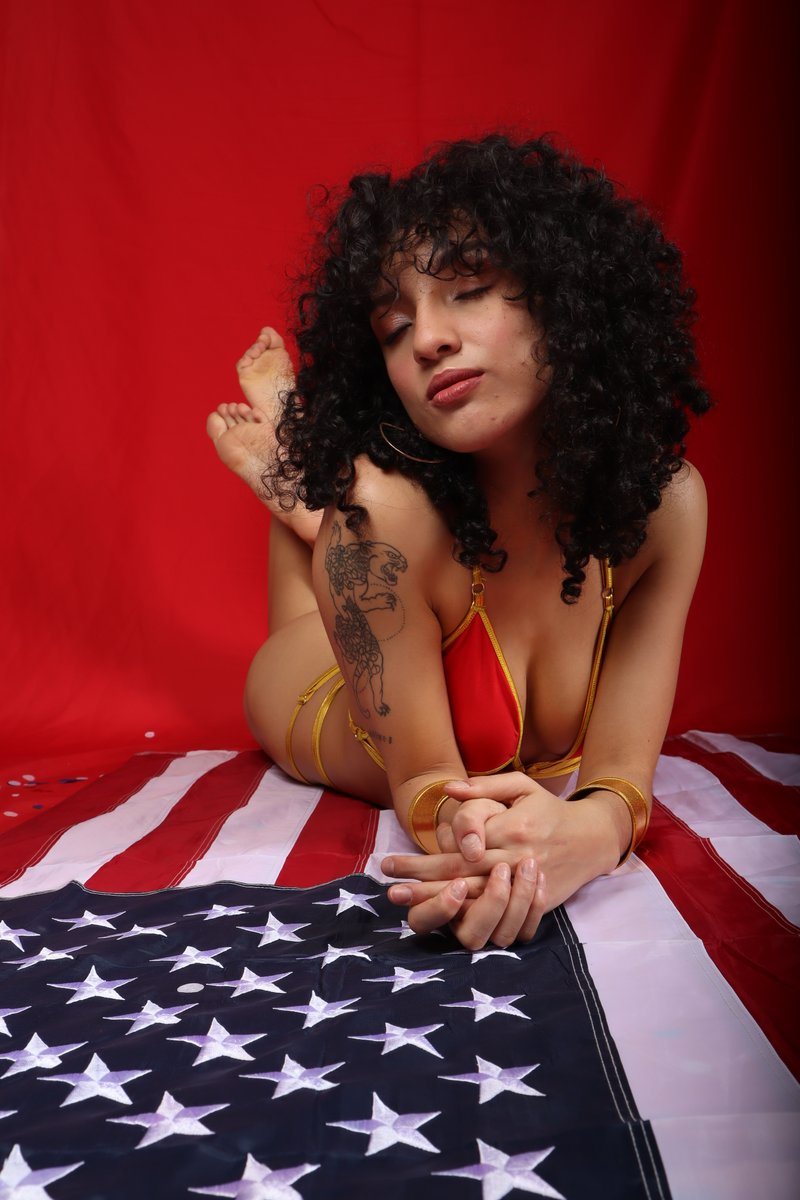 LilithSteinberg's tweet photo. happy 4th of july #chaturbategirl #chat #sexy #chaturbatemodel #chaturbate #boobs #ChaturbatePro @HornyDutchy @ChaturbateBabes @CamSodaGirls @ClubChaturbate @ur_bate https://t.co/VmOs5KY9ka