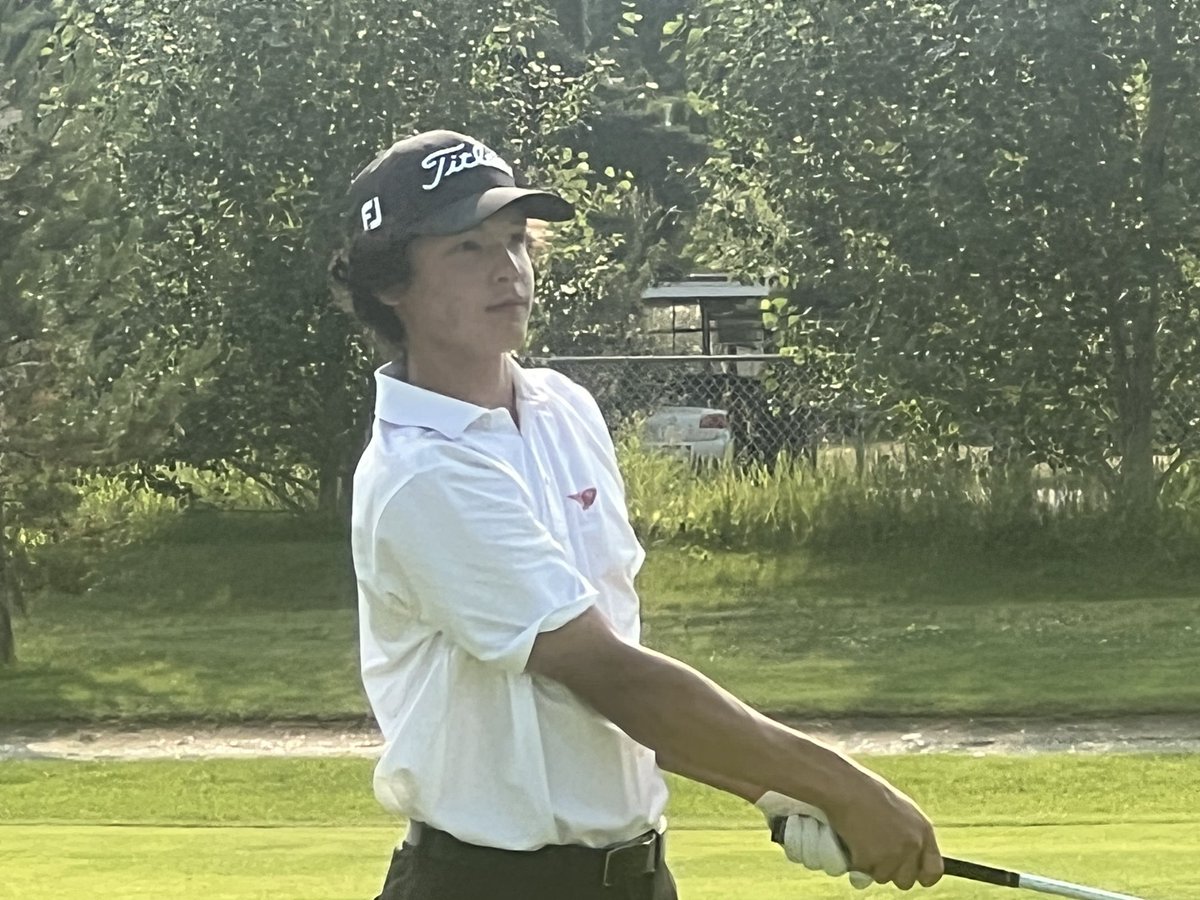 Defending champion James Lee leads by four at the halfway mark of the B.C. Junior Boys Championship at Prince George Golf &amp; Curling Club. He’s 12-under par through 36 holes