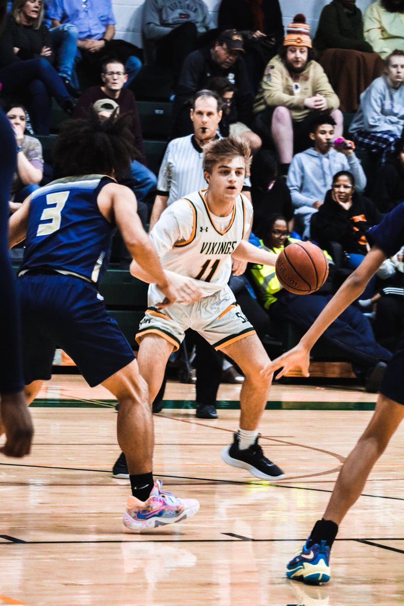MeetMeOnDaBench's tweet photo. 2025 6' PG Ryan Hankins will be in Harrisburg, PA this week playing for  @MDMovementAAU 16U MHC.
@marqueehoops 

Strong Lead Guard
Makes winning plays 
High IQ 
3 Level Scorer https://t.co/mGmVSPllYM