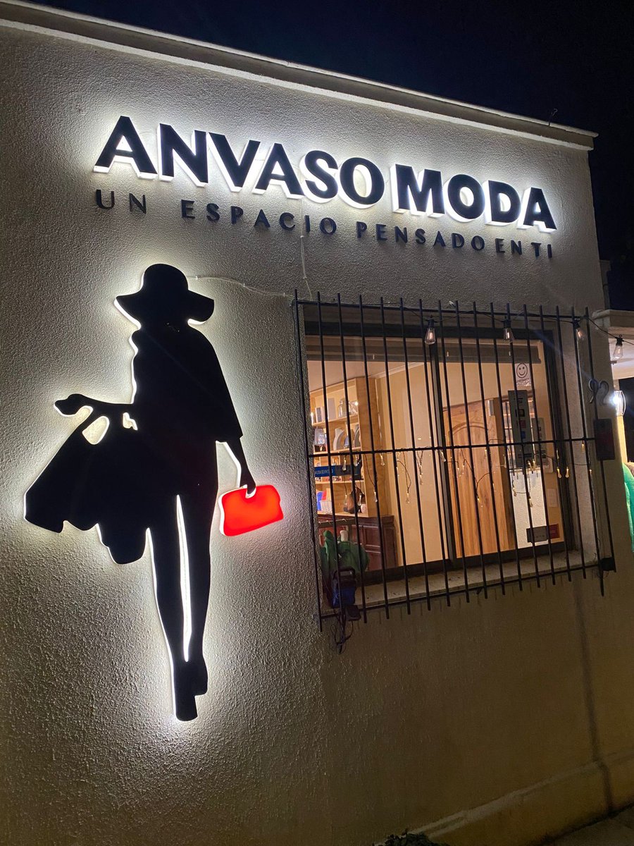 Comunal_VA's tweet photo. Descubre las últimas tendencias en moda, belleza y decoración en una expo llena de emprendedores locales y pymes.
El próximo jueves 6 de julio, Villa Alemana será el escenario de un evento lleno de estilo y glamour:

https://t.co/SJPvYQuBlG https://t.co/sINwqbtEwI